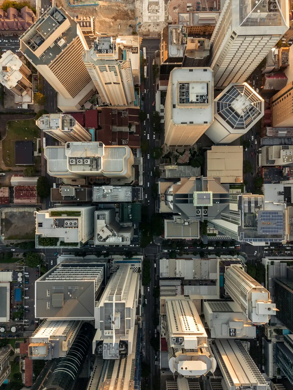LOD 取舍：Cesium 加载 3D Tiles 的瓦片层级与观察距离配图：城市空间影像